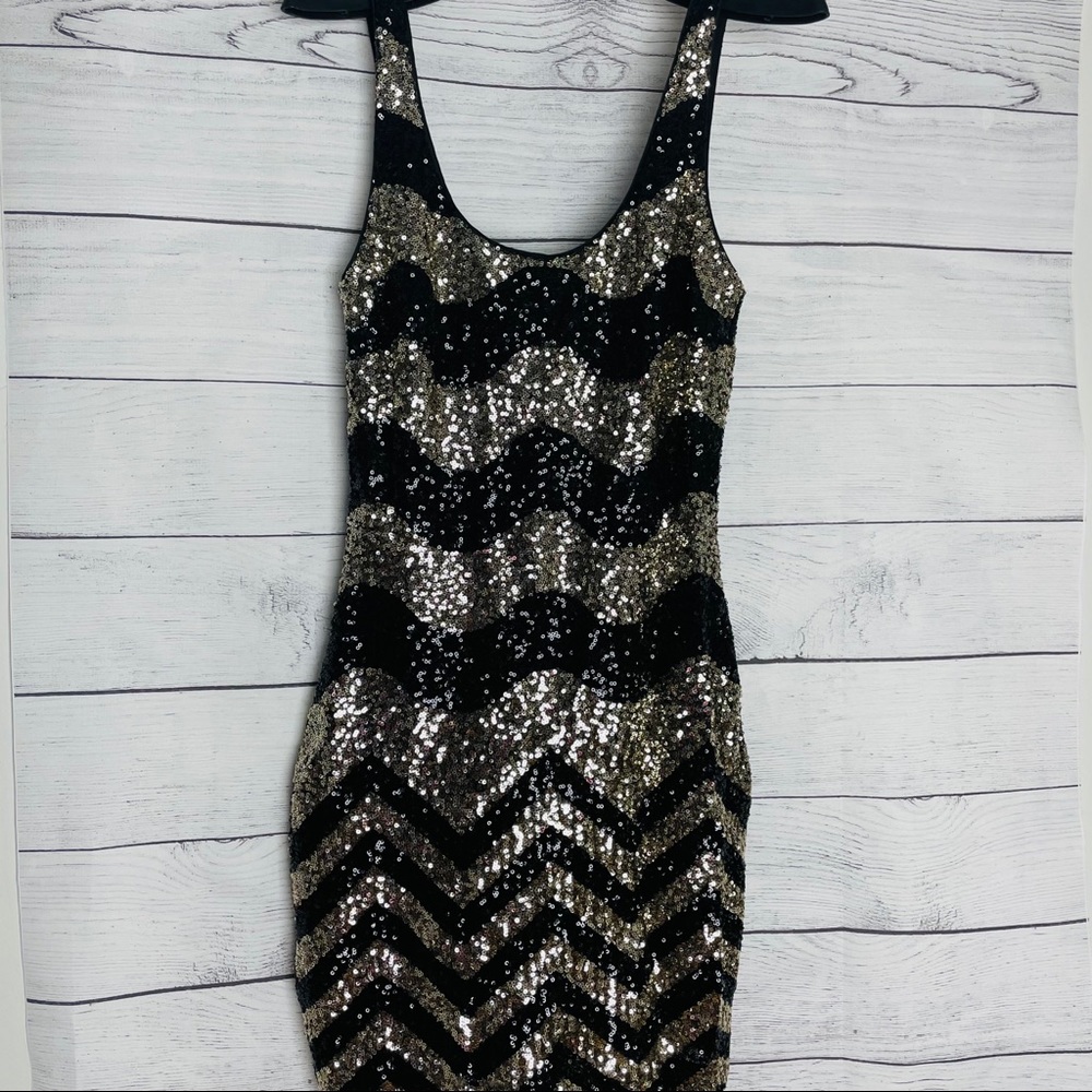 NWOT Sequined Black/Gold Dress XS Bebe
